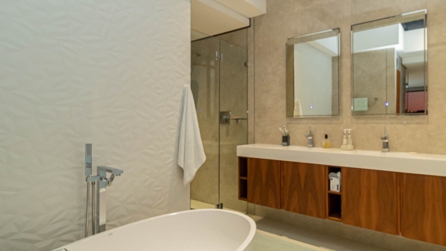 5 Bedroom Property for Sale in Bloubergstrand Western Cape